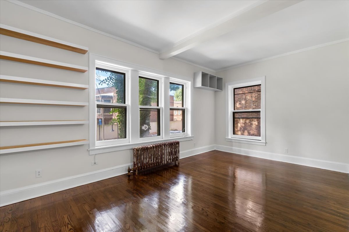 1633 E Hyde Park Boulevard 1d Property Photo 4