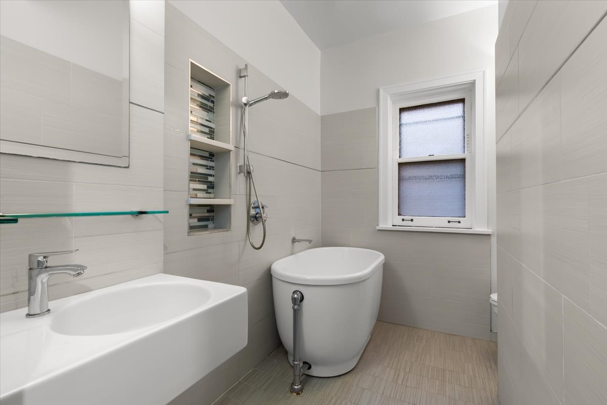 1633 E Hyde Park Boulevard 1d Property Photo 12