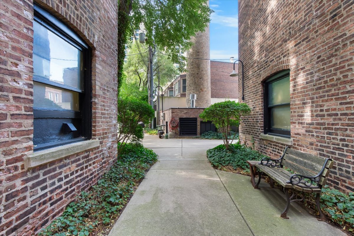 1633 E Hyde Park Boulevard 1d Property Photo 15