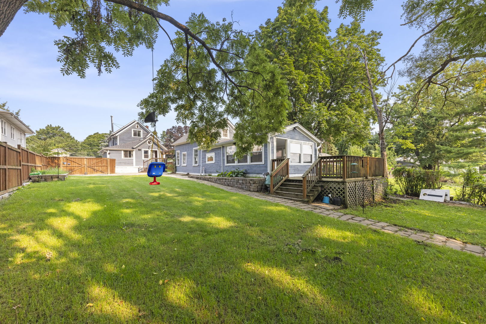 127 S River Street Property Photo 5