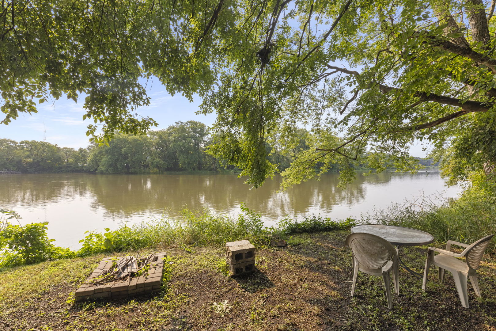 127 S River Street Property Photo 7
