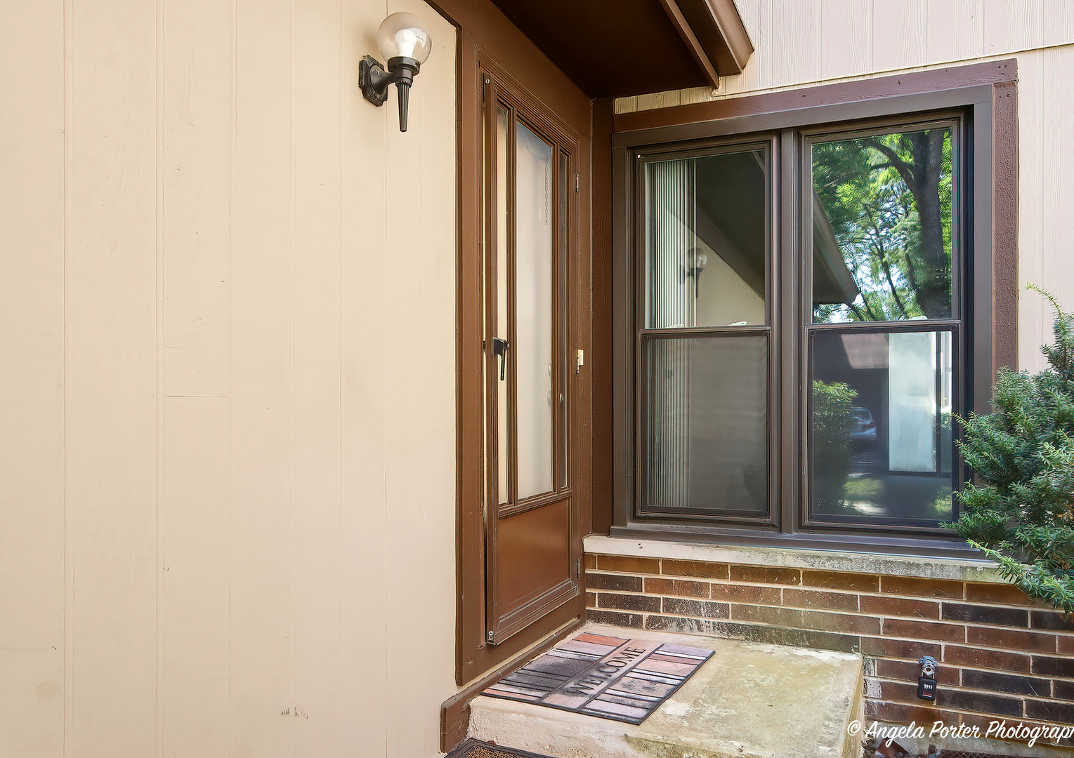 246 Shadowbend Drive Property Photo 2