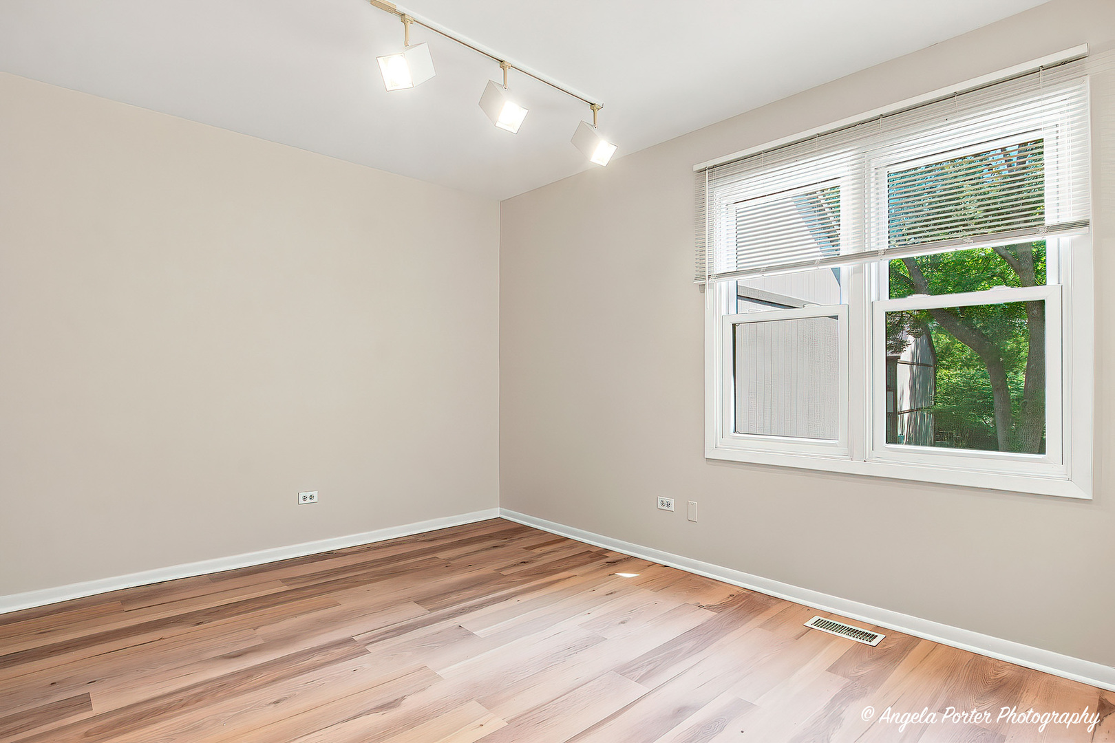 246 Shadowbend Drive Property Photo 21