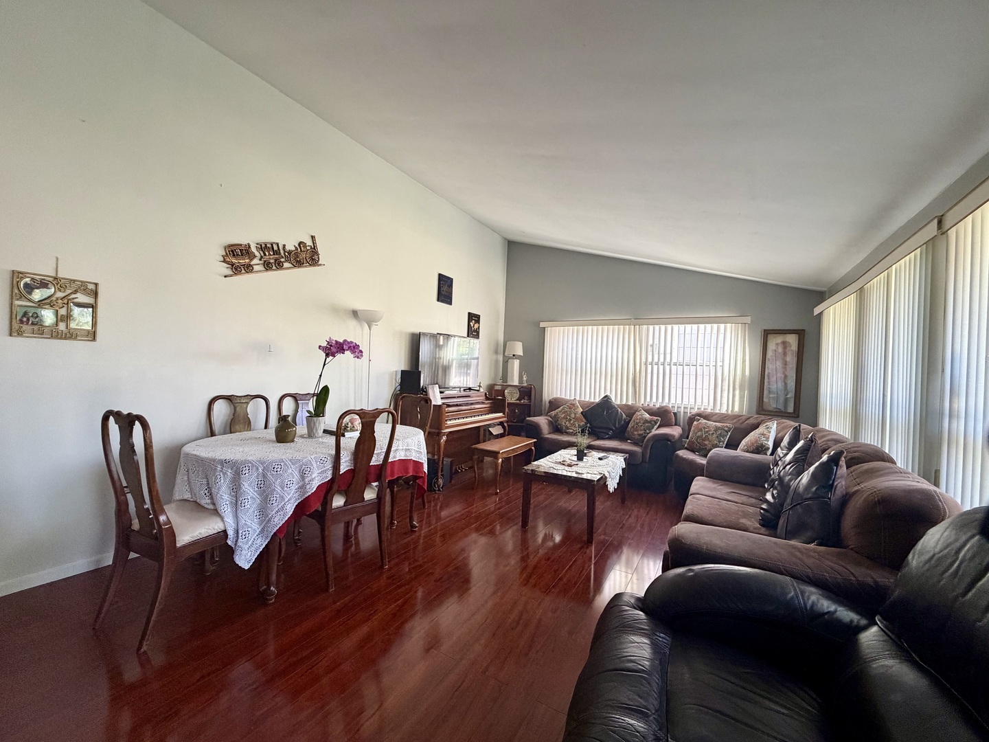 2210 Hermon Avenue Property Photo 3