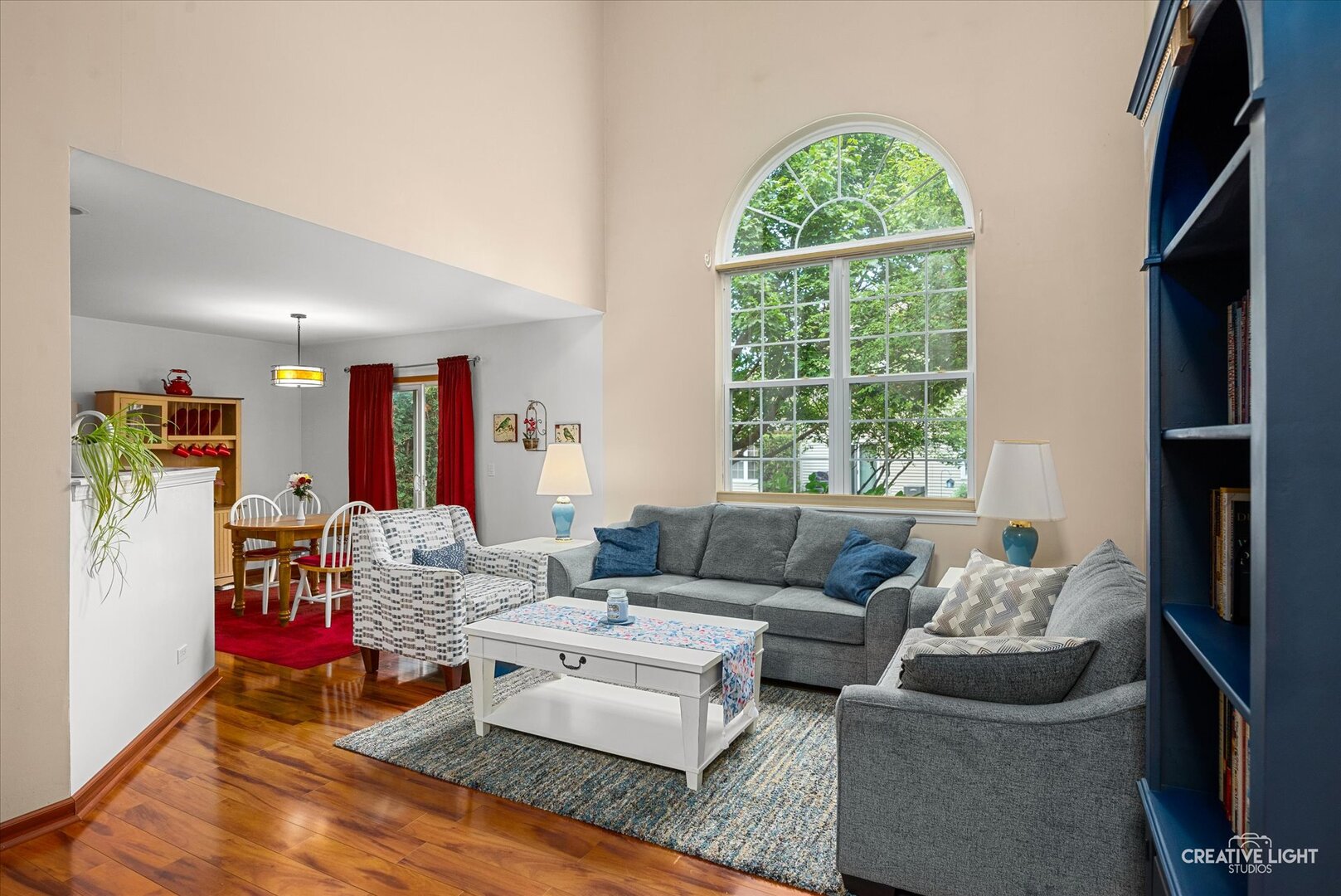 275 Capitol Drive B Property Photo 3