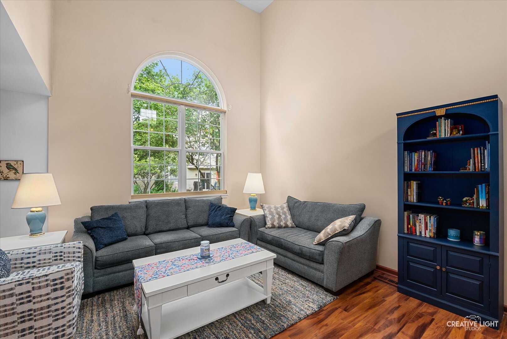 275 Capitol Drive B Property Photo 5