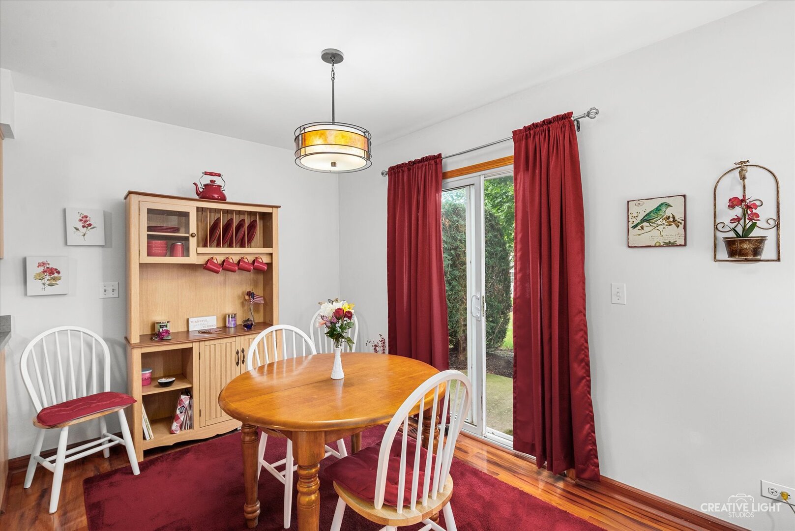 275 Capitol Drive B Property Photo 6