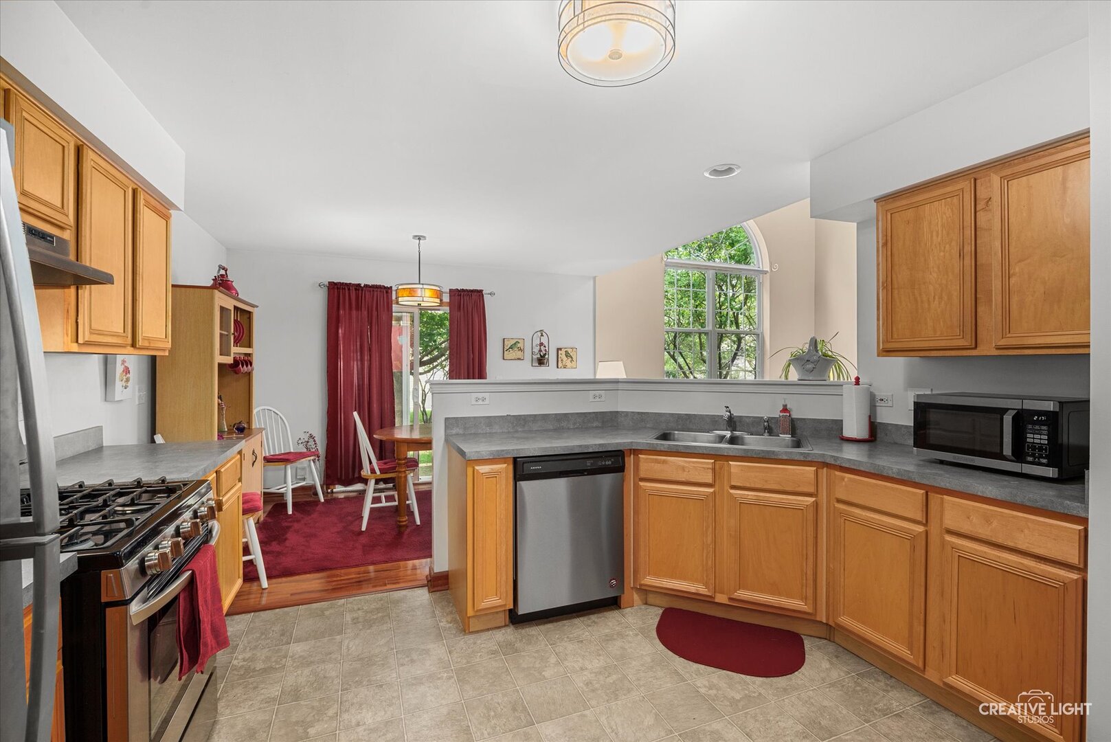 275 Capitol Drive B Property Photo 7