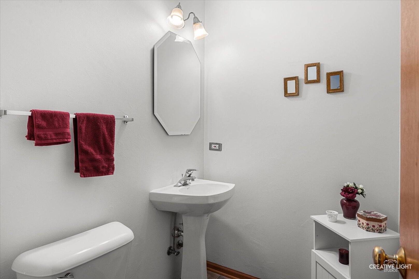 275 Capitol Drive B Property Photo 9