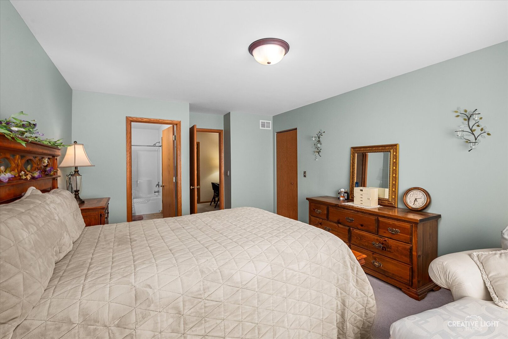 275 Capitol Drive B Property Photo 15