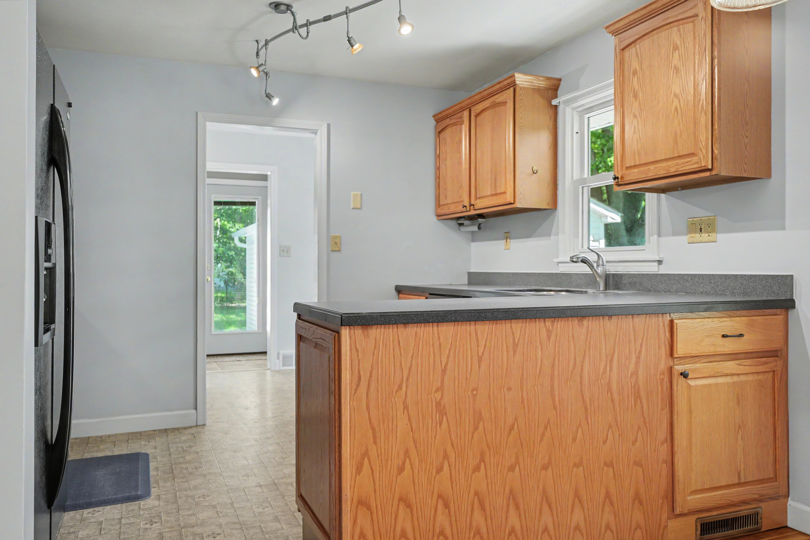 718 Dover Place Property Photo 10