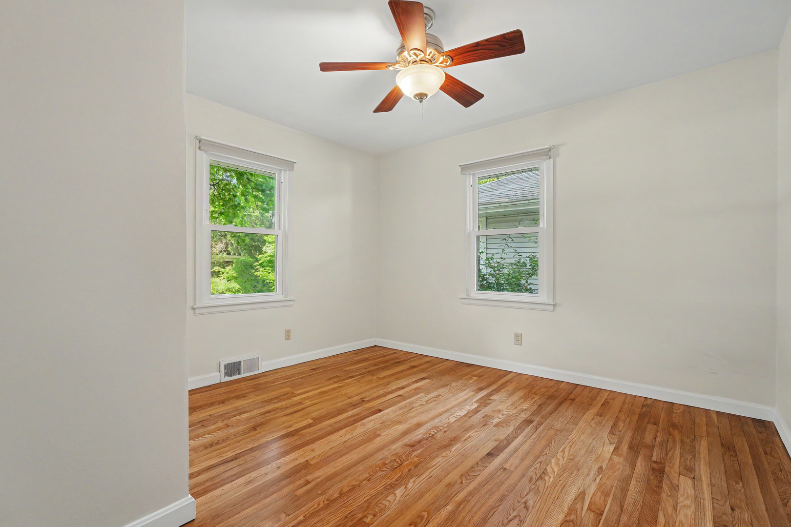718 Dover Place Property Photo 14