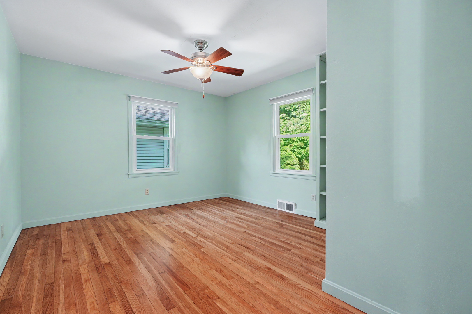 718 Dover Place Property Photo 16