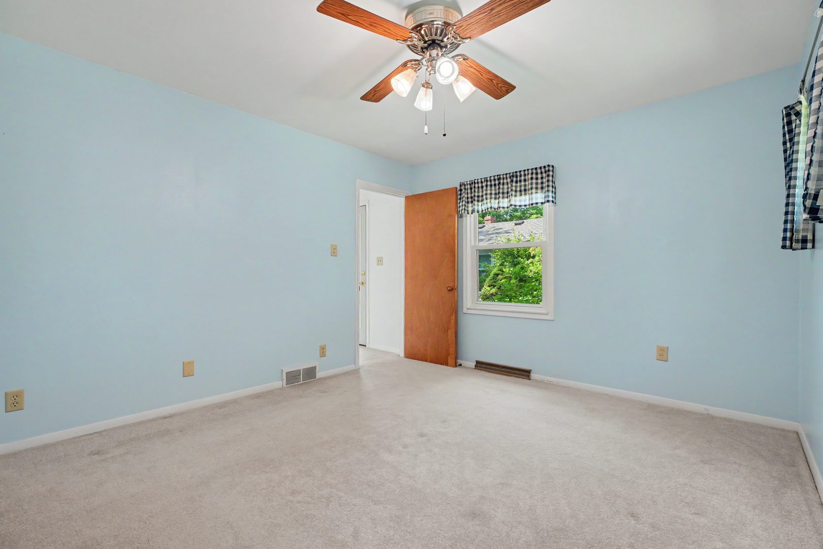 718 Dover Place Property Photo 27