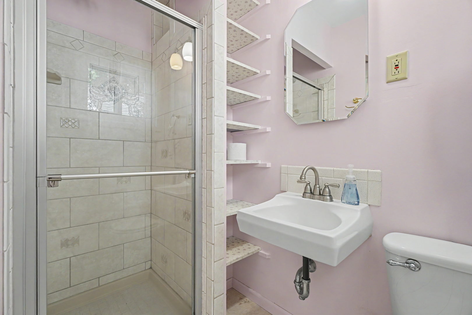 718 Dover Place Property Photo 28