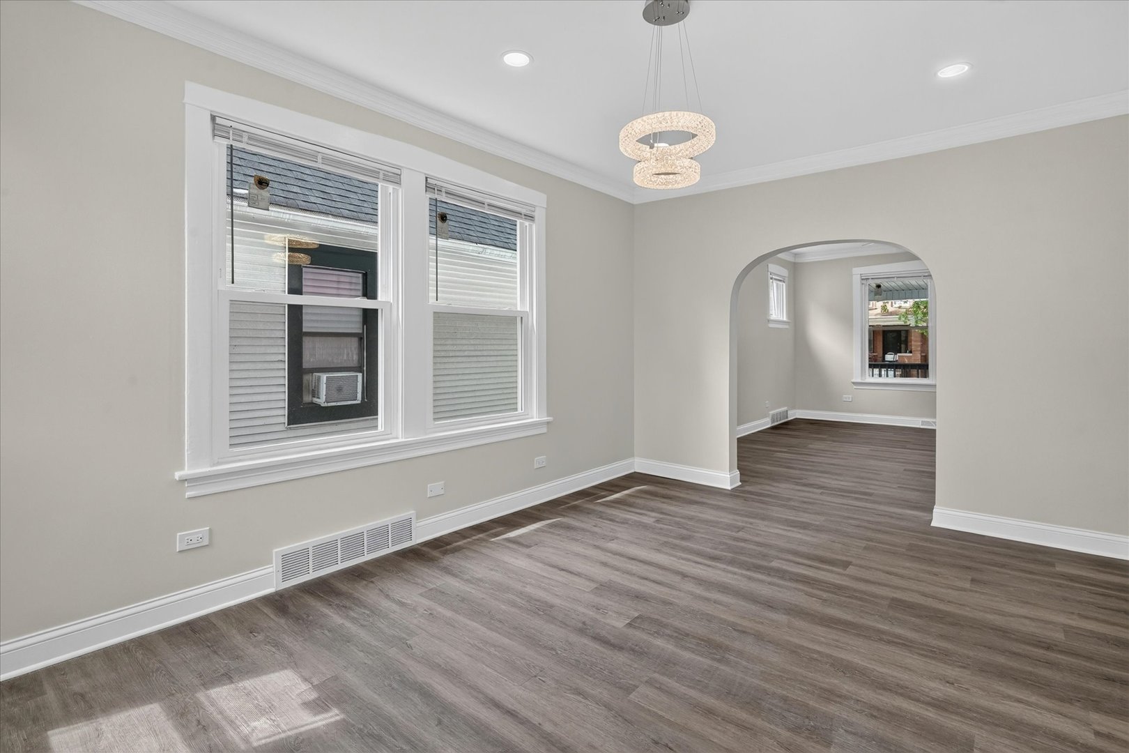 543 N Leclaire Avenue Property Photo 14