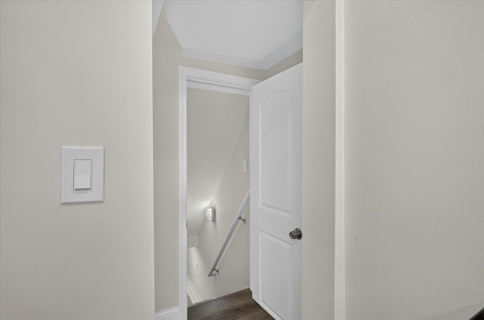 543 N Leclaire Avenue Property Photo 25