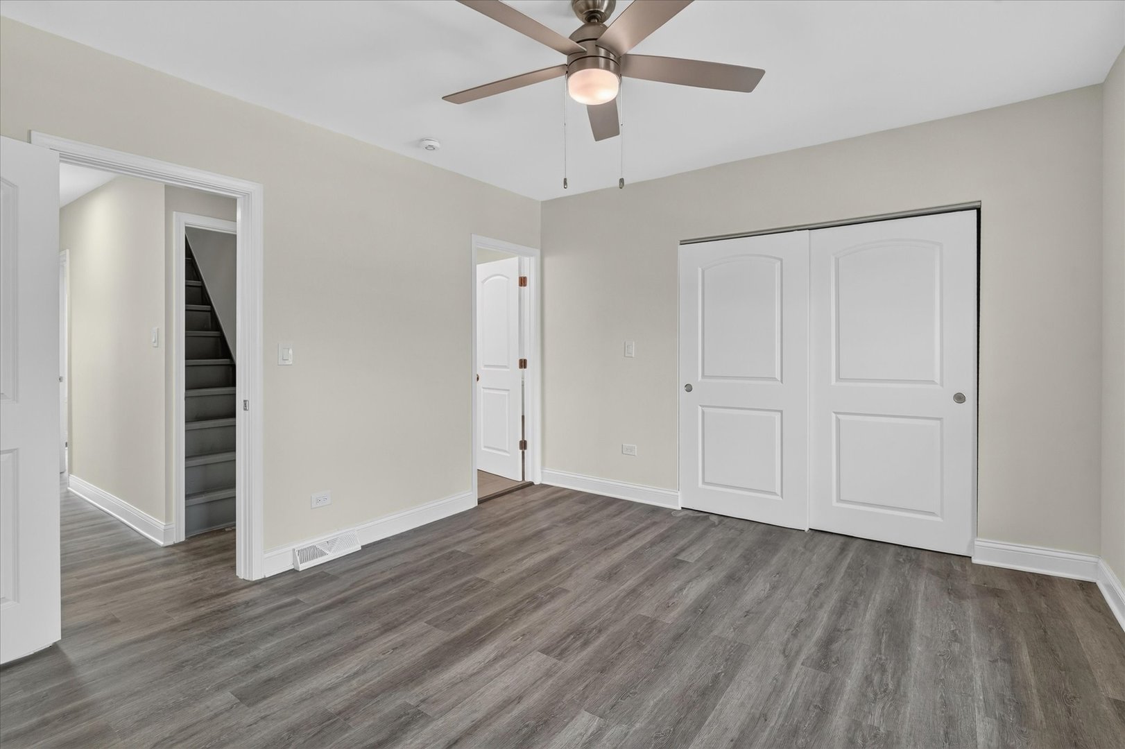 543 N Leclaire Avenue Property Photo 30