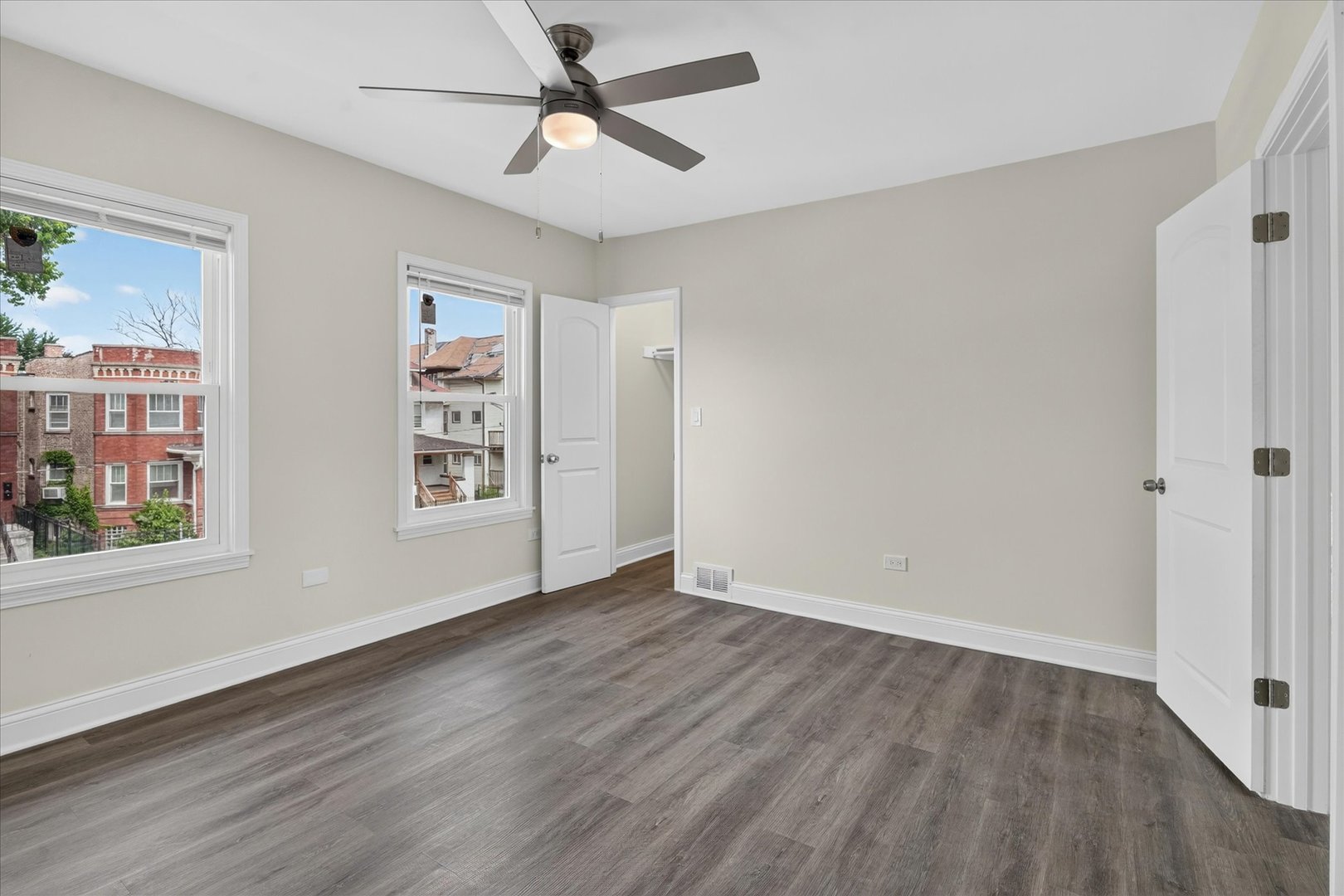 543 N Leclaire Avenue Property Photo 33