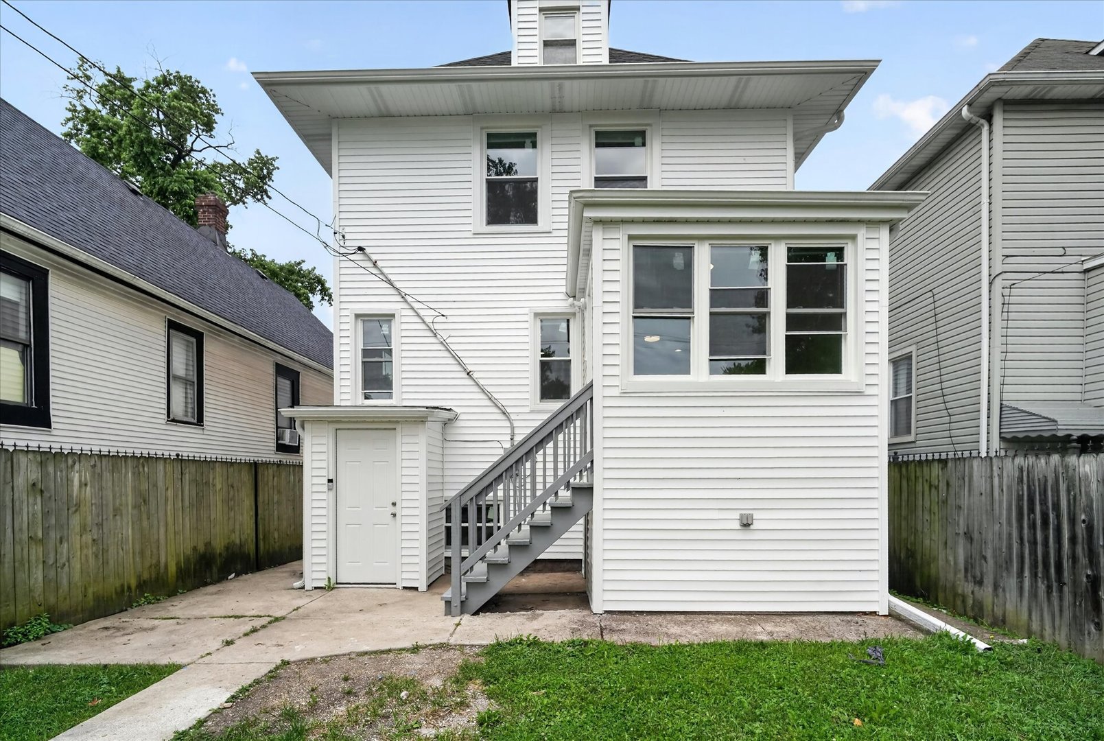 543 N Leclaire Avenue Property Photo 69