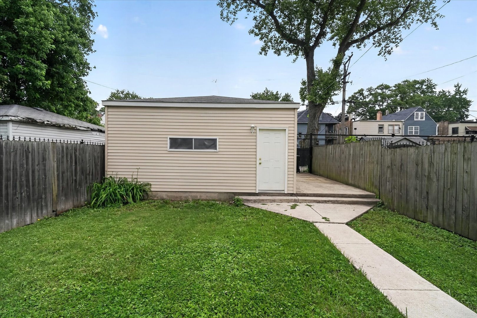 543 N Leclaire Avenue Property Photo 72