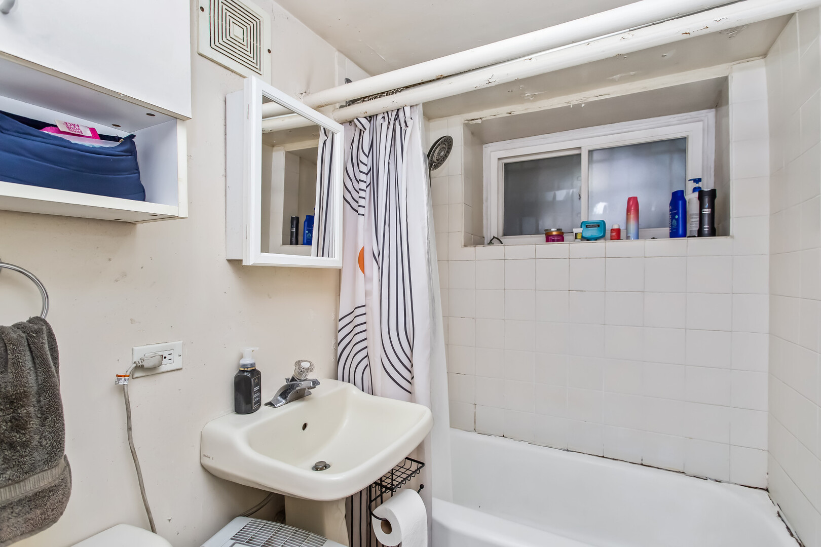 1446 W Summerdale Avenue Property Photo 41