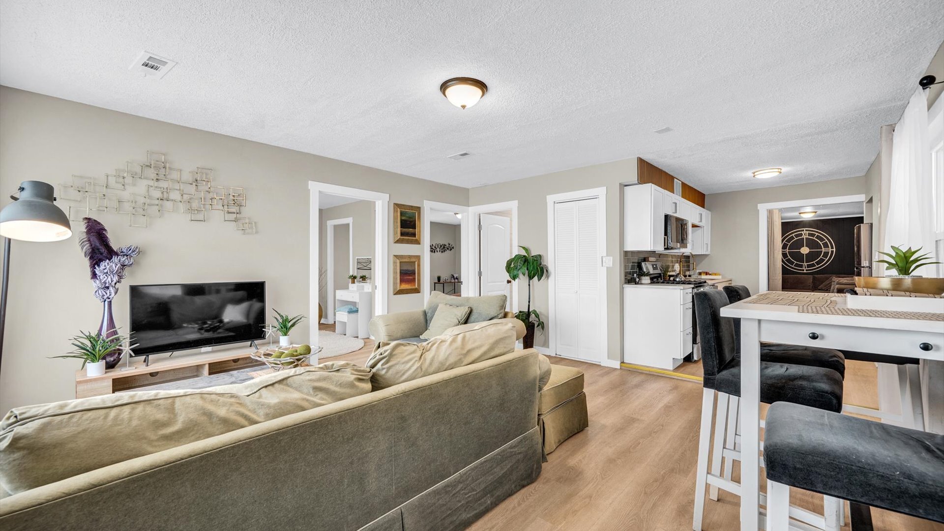 340 Forrest Drive Property Photo 4