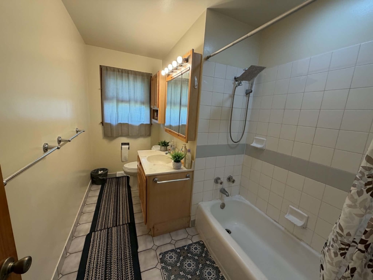 2444 Linden Avenue Property Photo 9