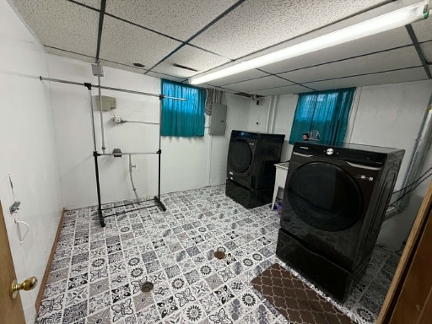2444 Linden Avenue Property Photo 19