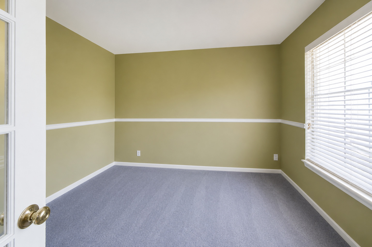 24851 Michele Drive Property Photo 15