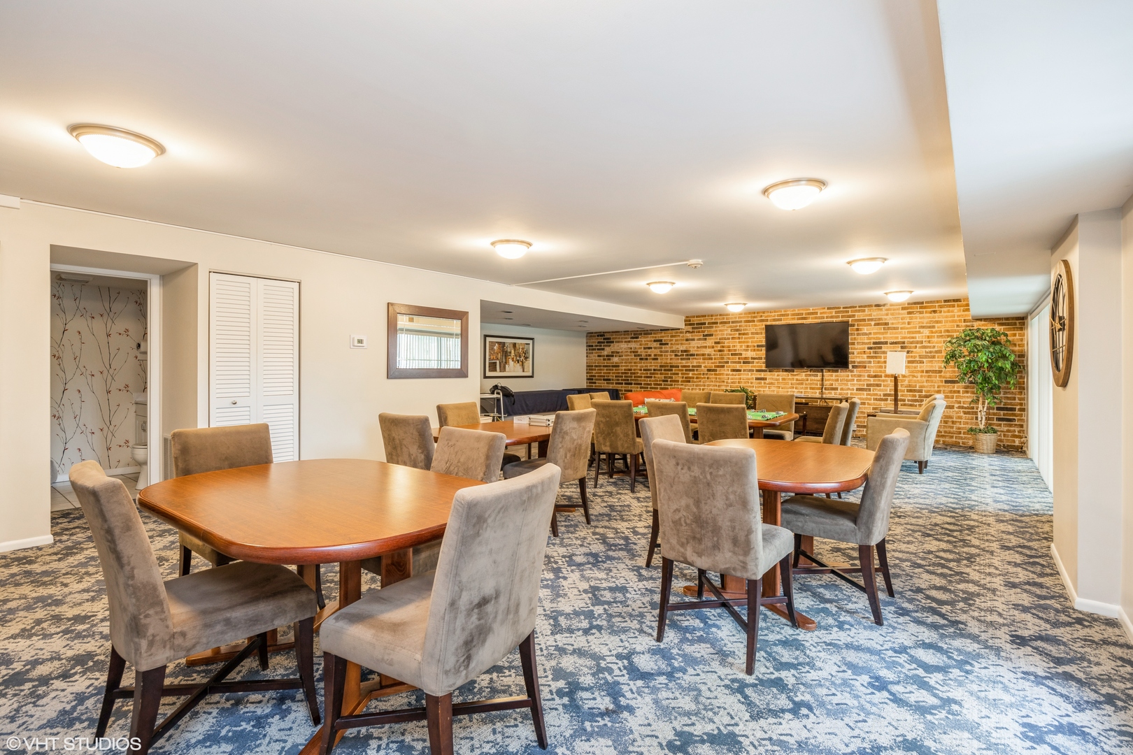 301 Lake Hinsdale Drive 404 Property Photo 16
