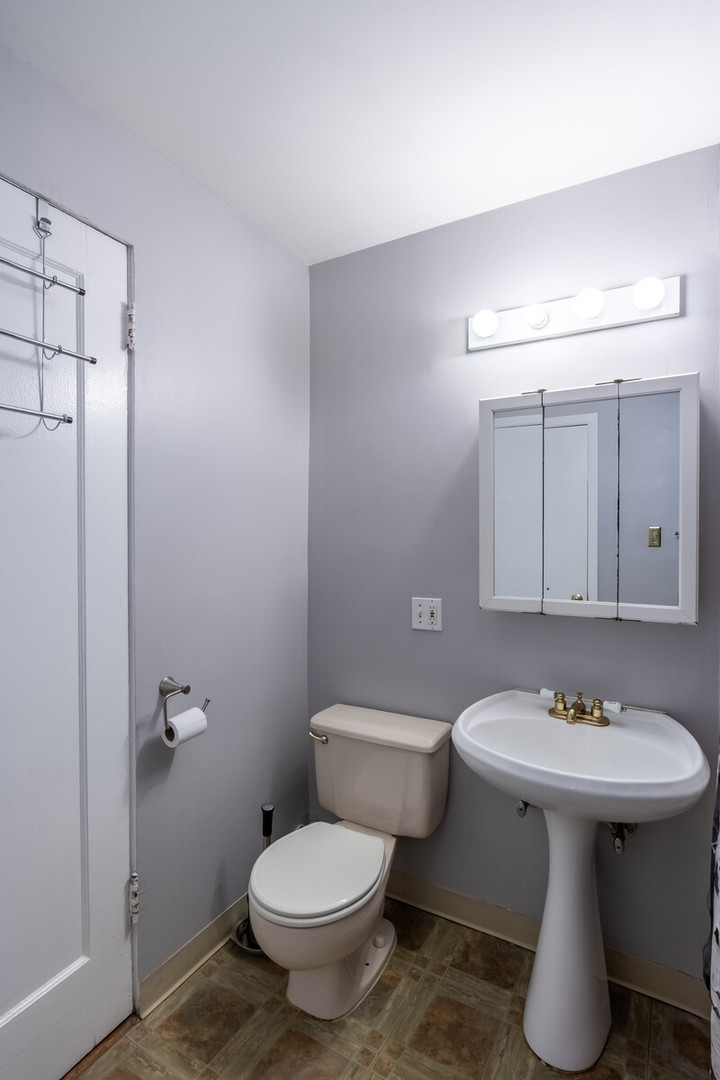 945 E Hyde Park Boulevard 3 Property Photo 7