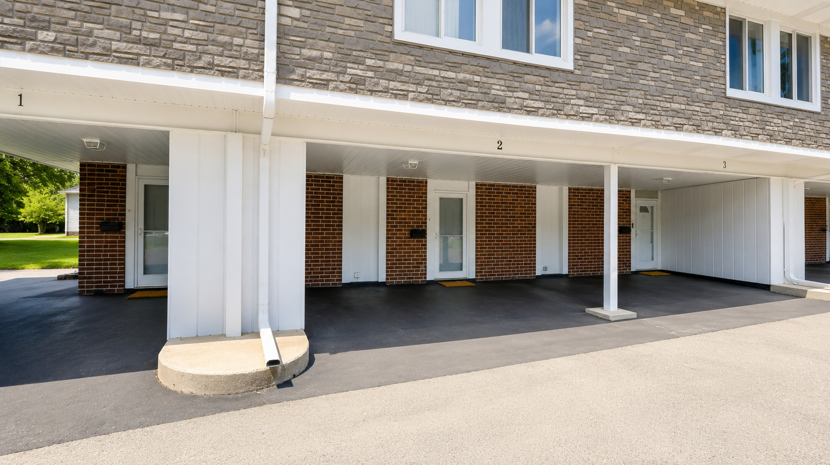 2 Cour Masson Property Photo 3