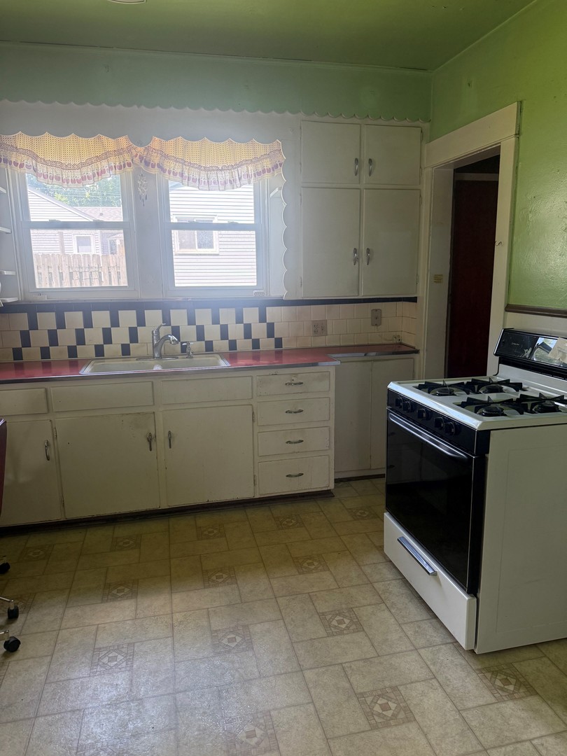 623 Sterling Avenue Property Photo 9