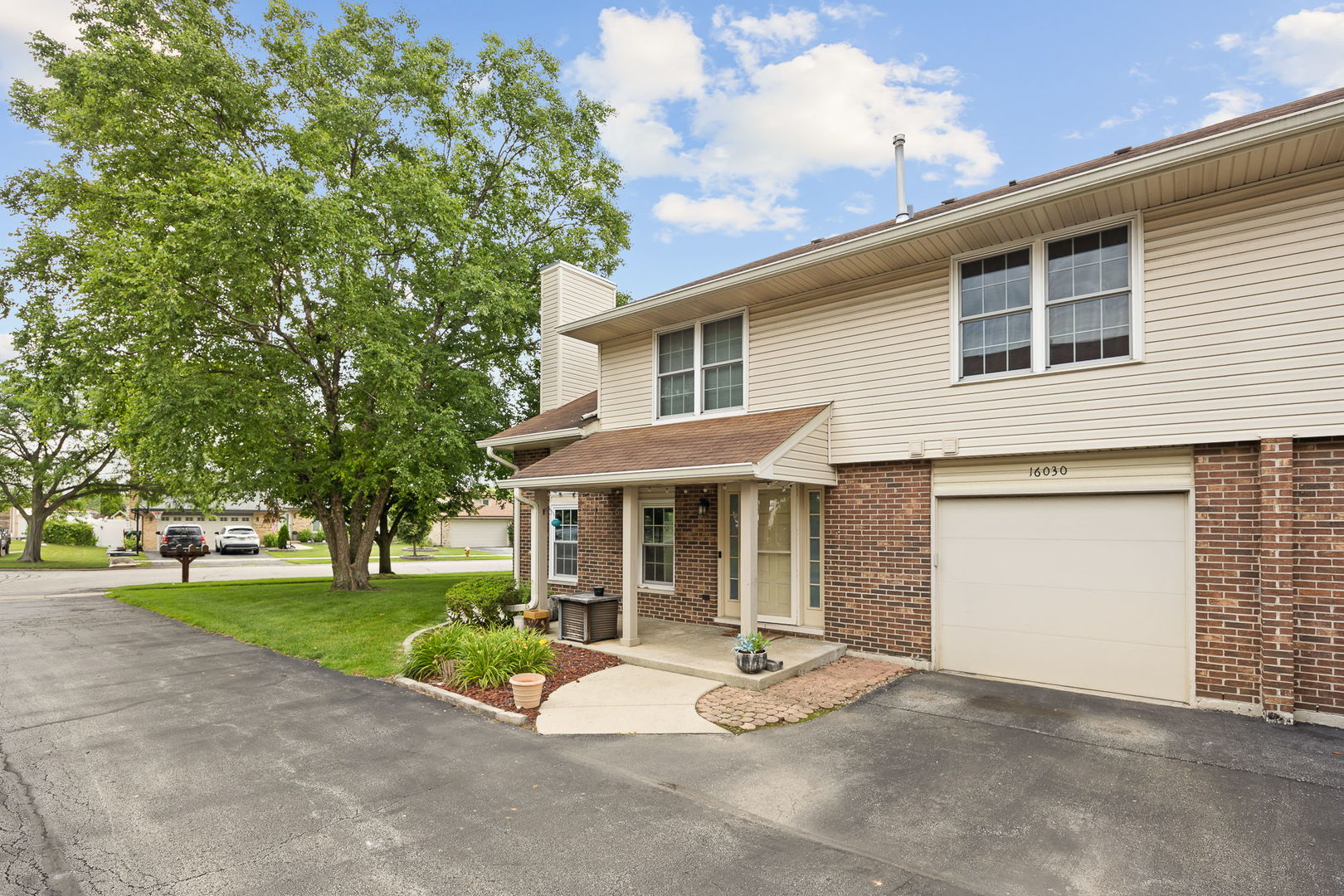 16030 85th Place Property Photo 2