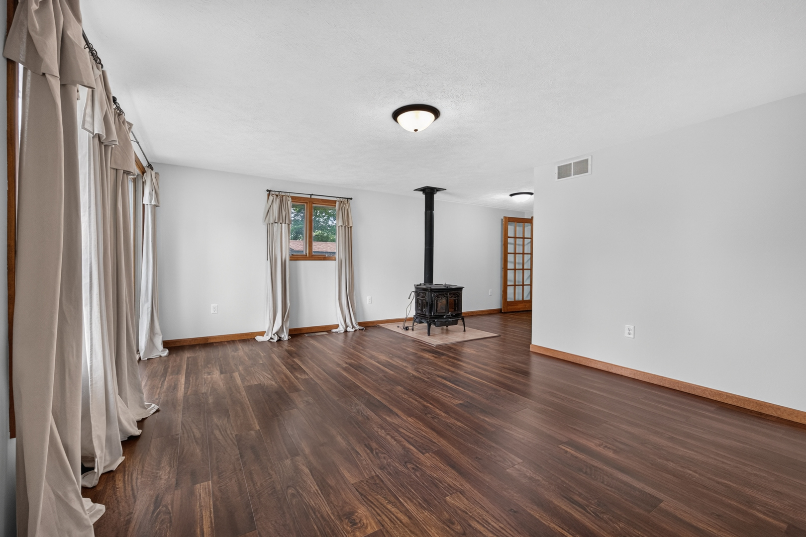 504 East Street Property Photo 32