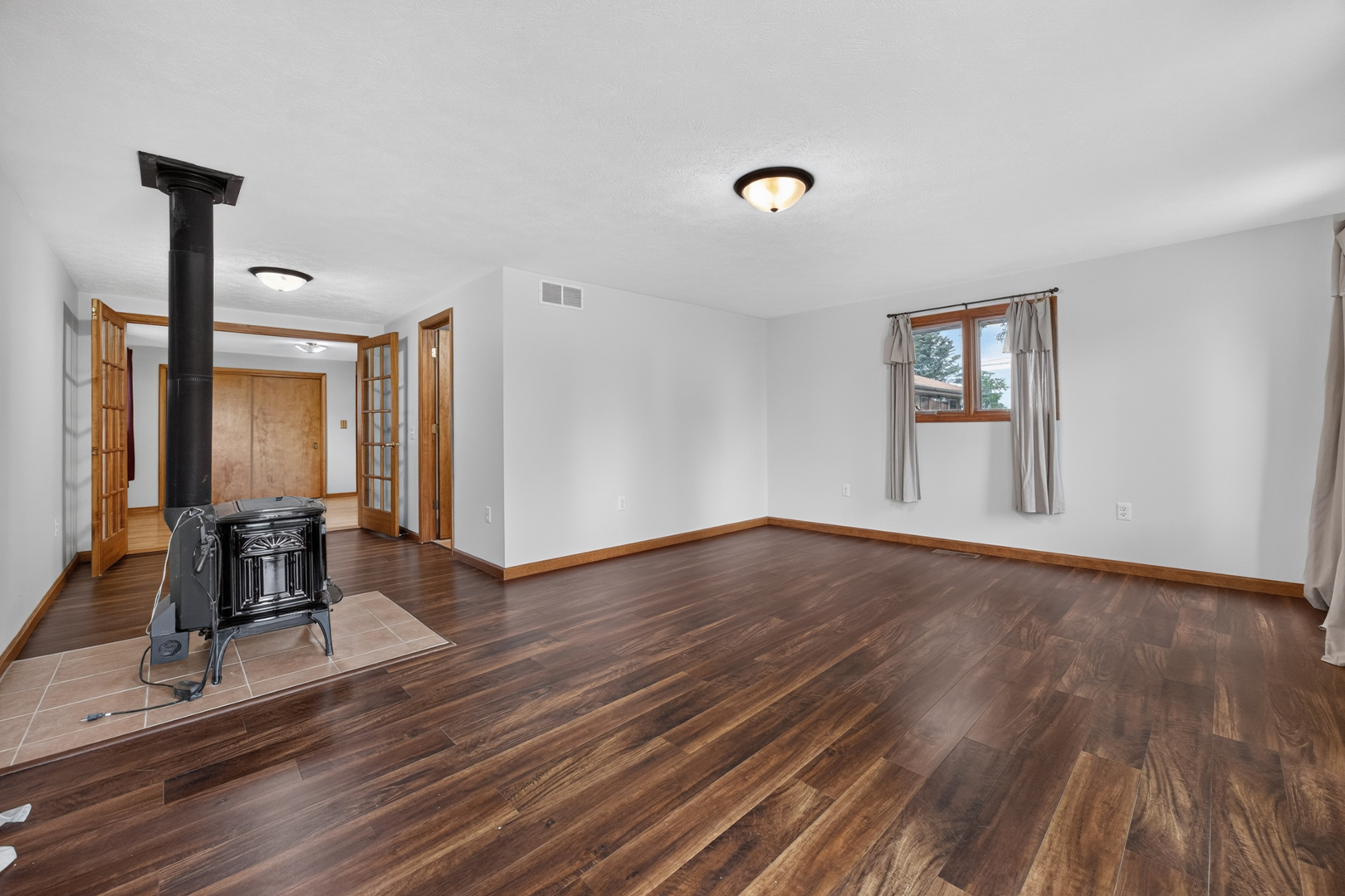 504 East Street Property Photo 34