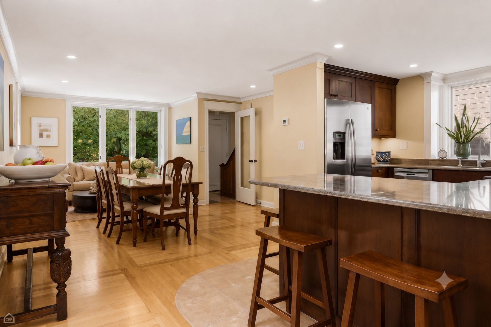 1427 W Huron Street Property Photo 4