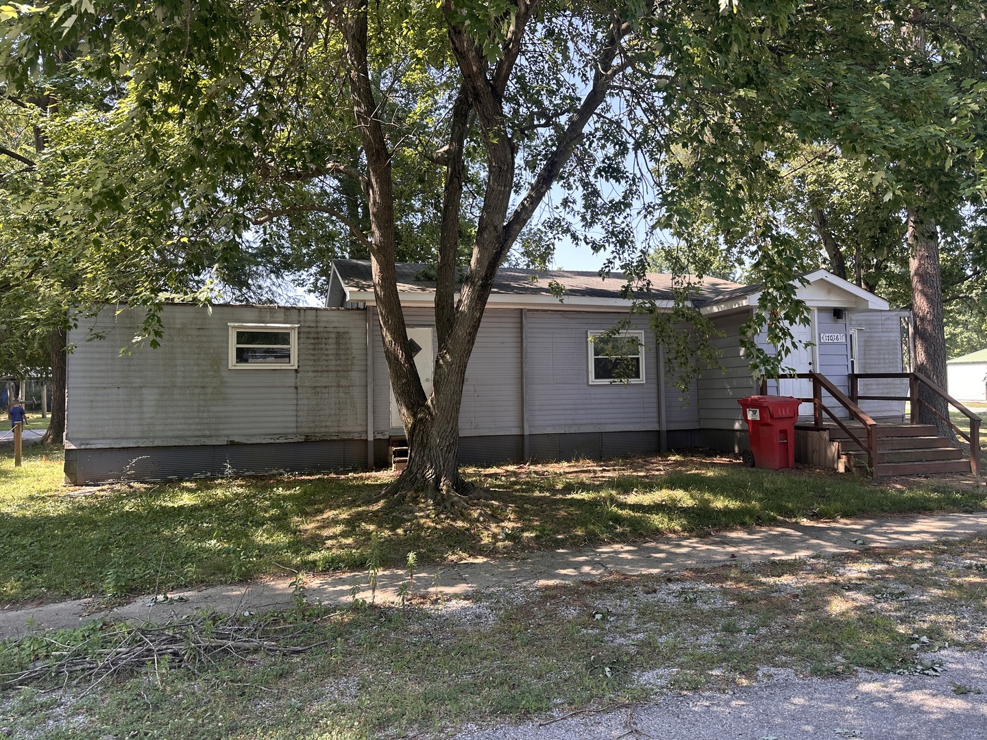 17016 Division Street Property Photo 1