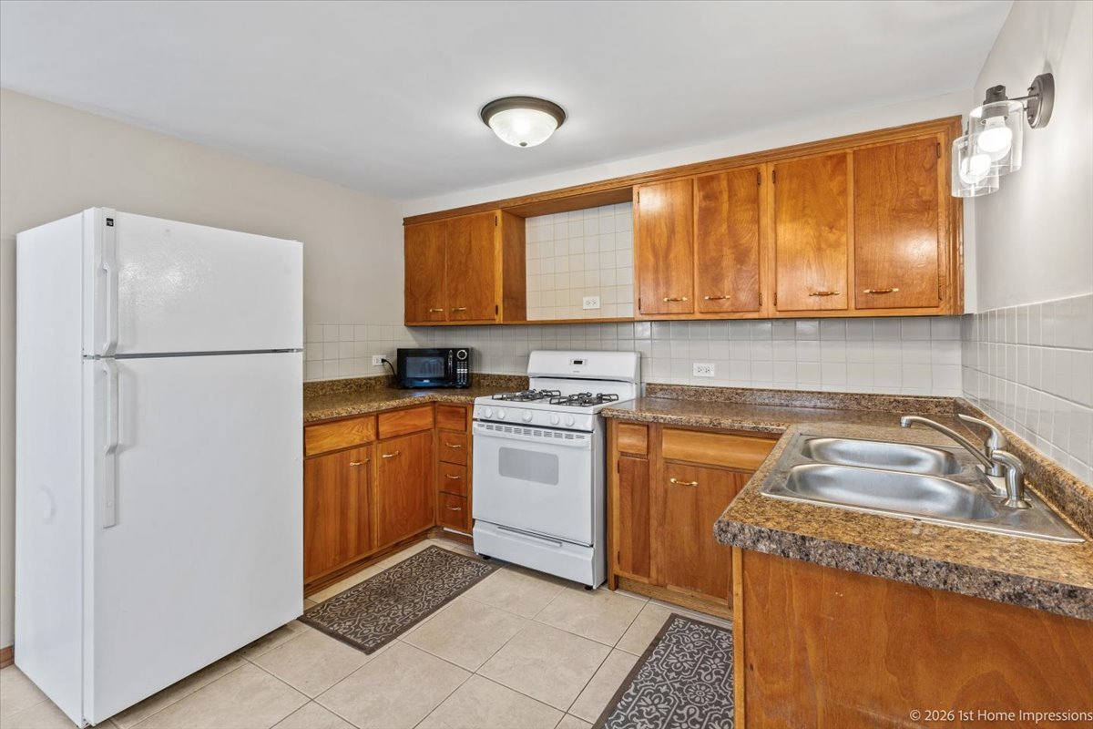 8875 S Corcoran Road Property Photo 13