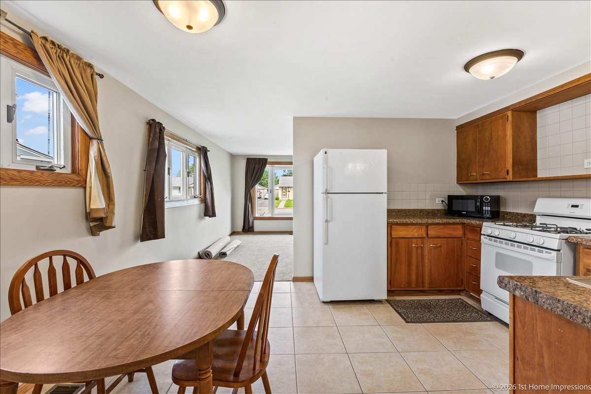 8875 S Corcoran Road Property Photo 14