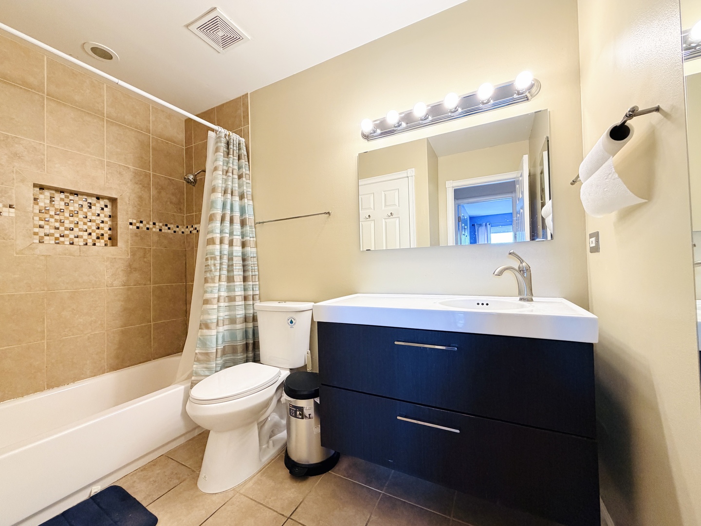 1017 Newport Harbor 1017 Property Photo 10