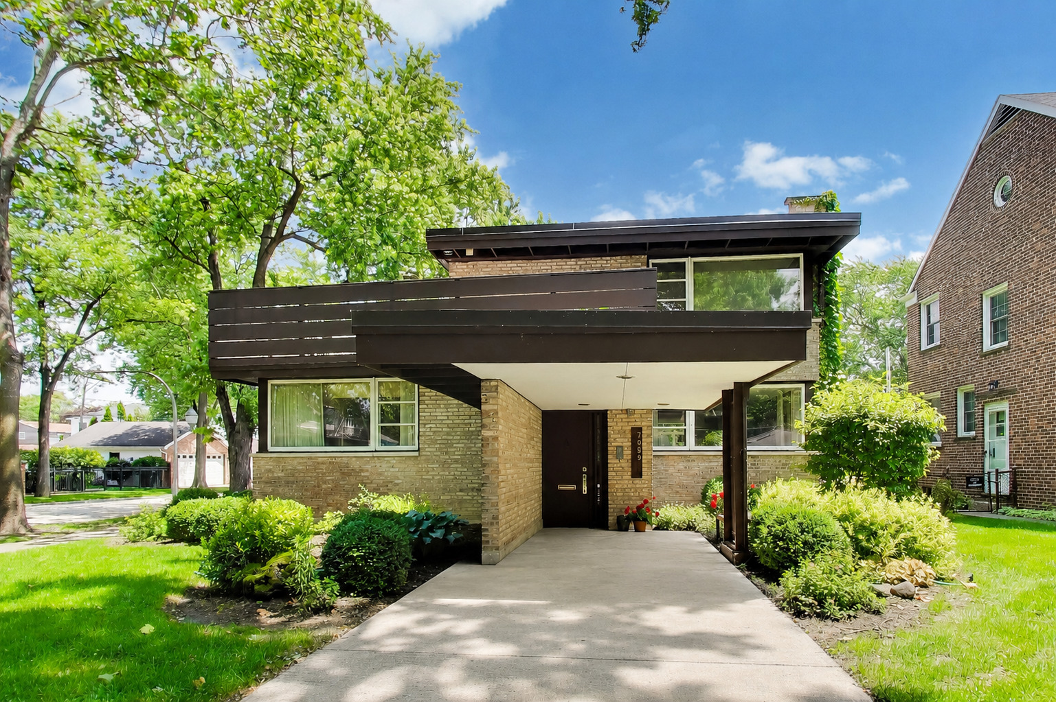 7059 N OLCOTT Avenue Property Photo 1