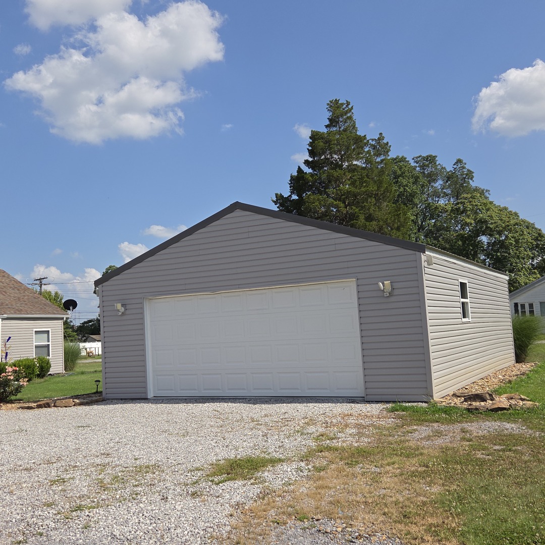 505 Sylvester Avenue Property Photo 8