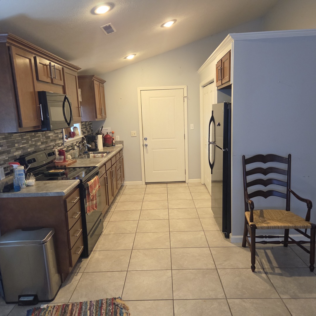 505 Sylvester Avenue Property Photo 9