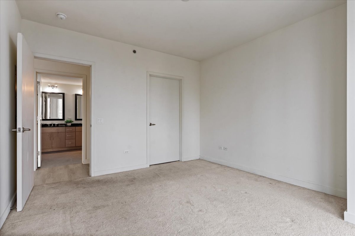 505 N Mcclurg Court 3704 Property Photo 16