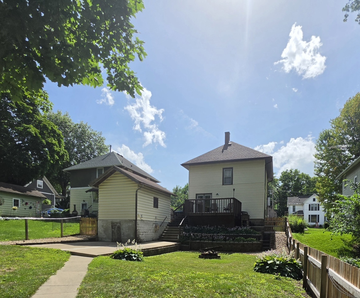 906 S Galena Avenue Property Photo 4