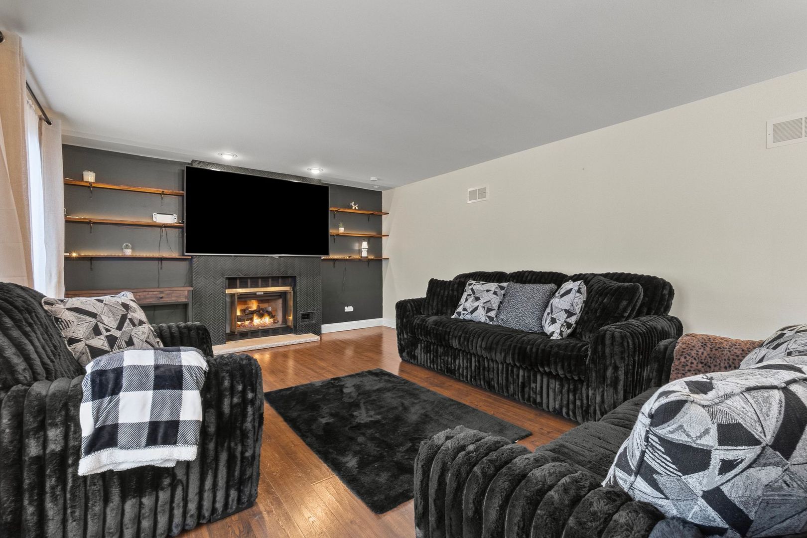 18118 Whitman Lane Property Photo 10