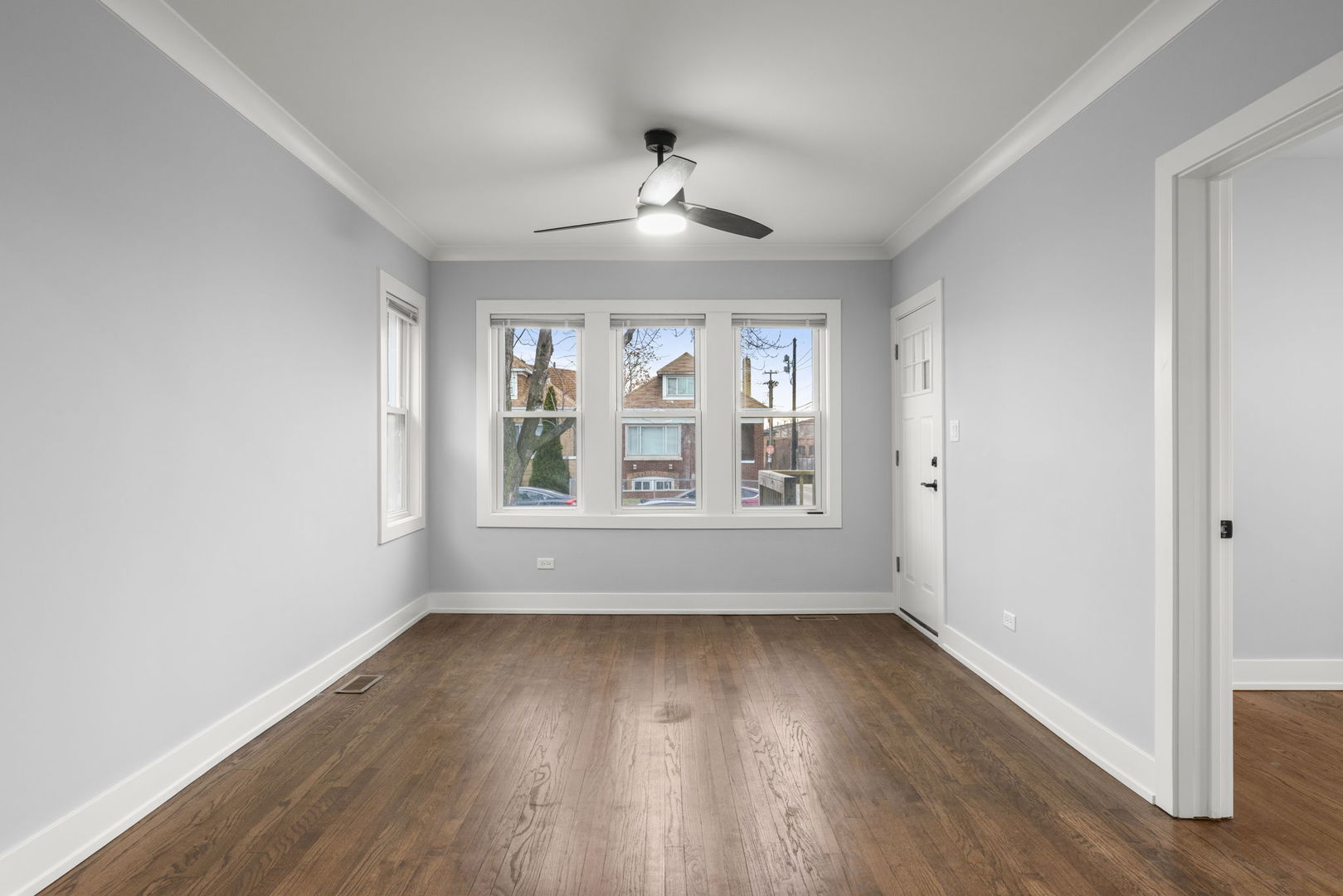 5542 W 64th Street Property Photo 4