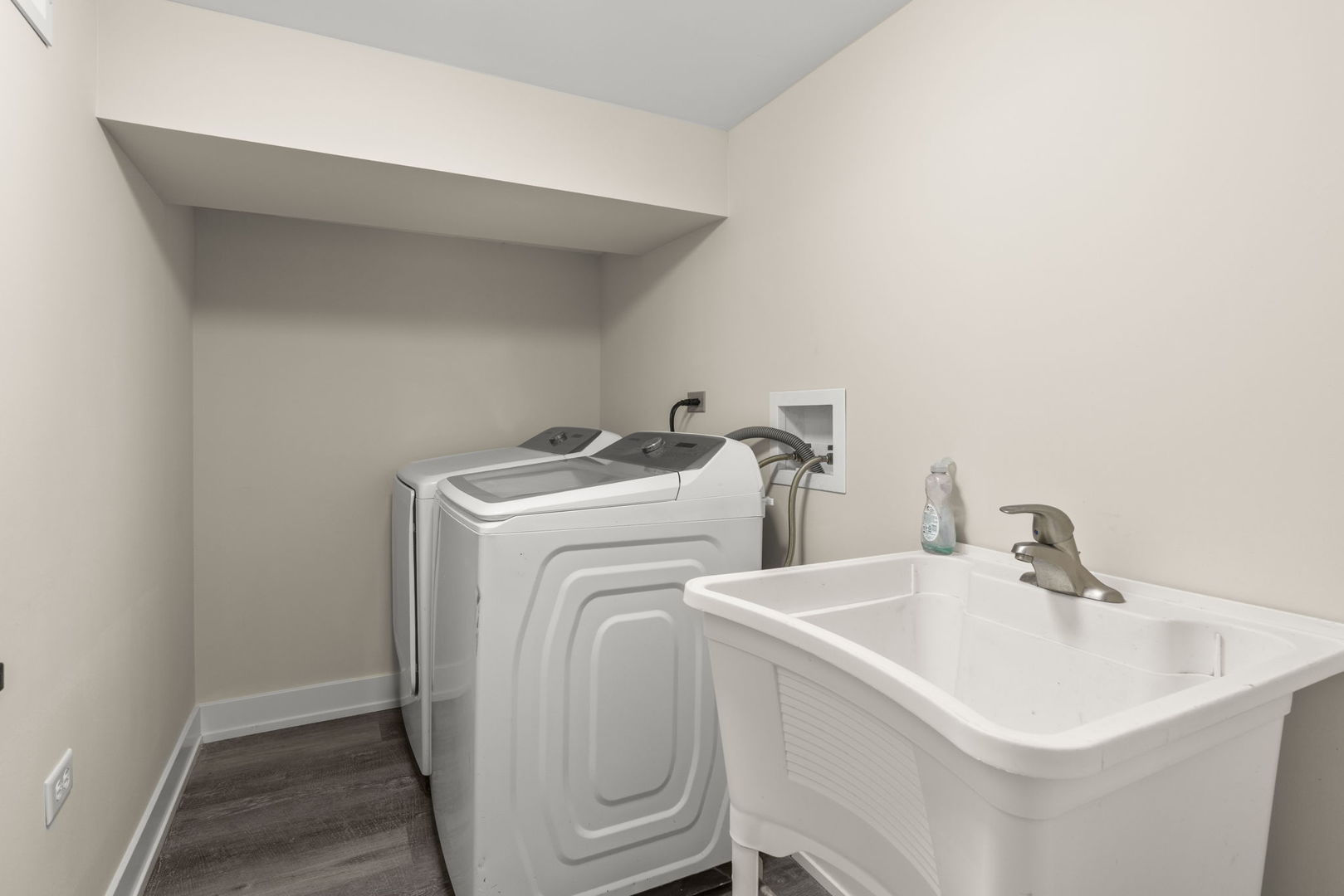 5542 W 64th Street Property Photo 30
